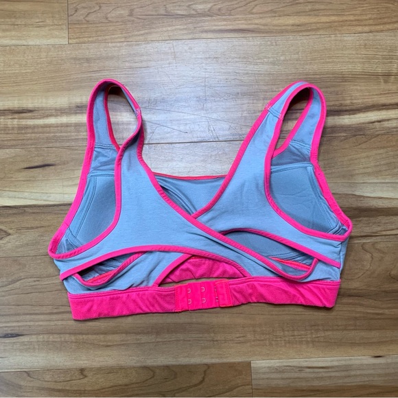 Aerie Women’s Criss Cross Sports Bra, Size 32B - Picture 3 of 6
